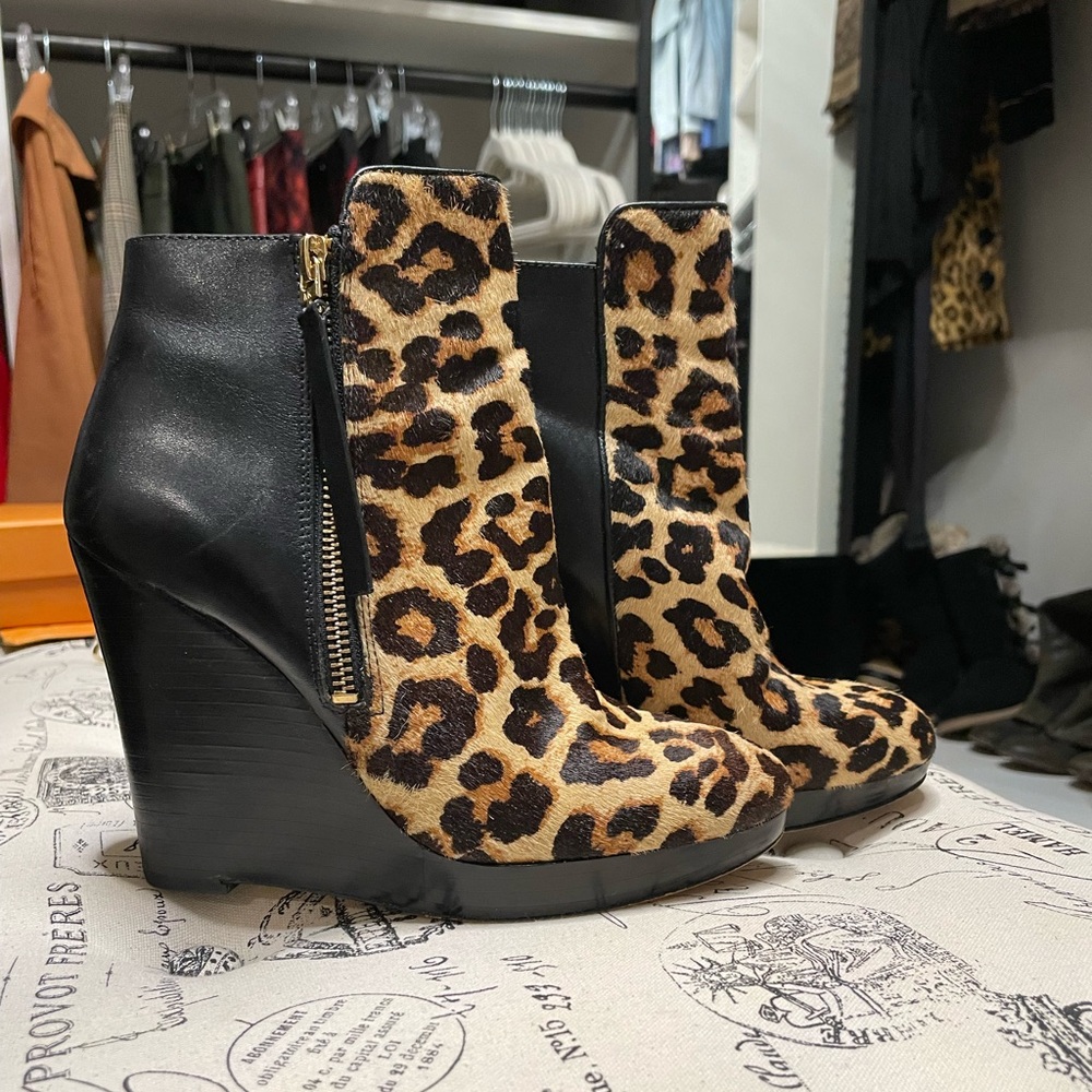 - Michael Kors Bootie Black Leopard size 7 stacked heel. Rately worn